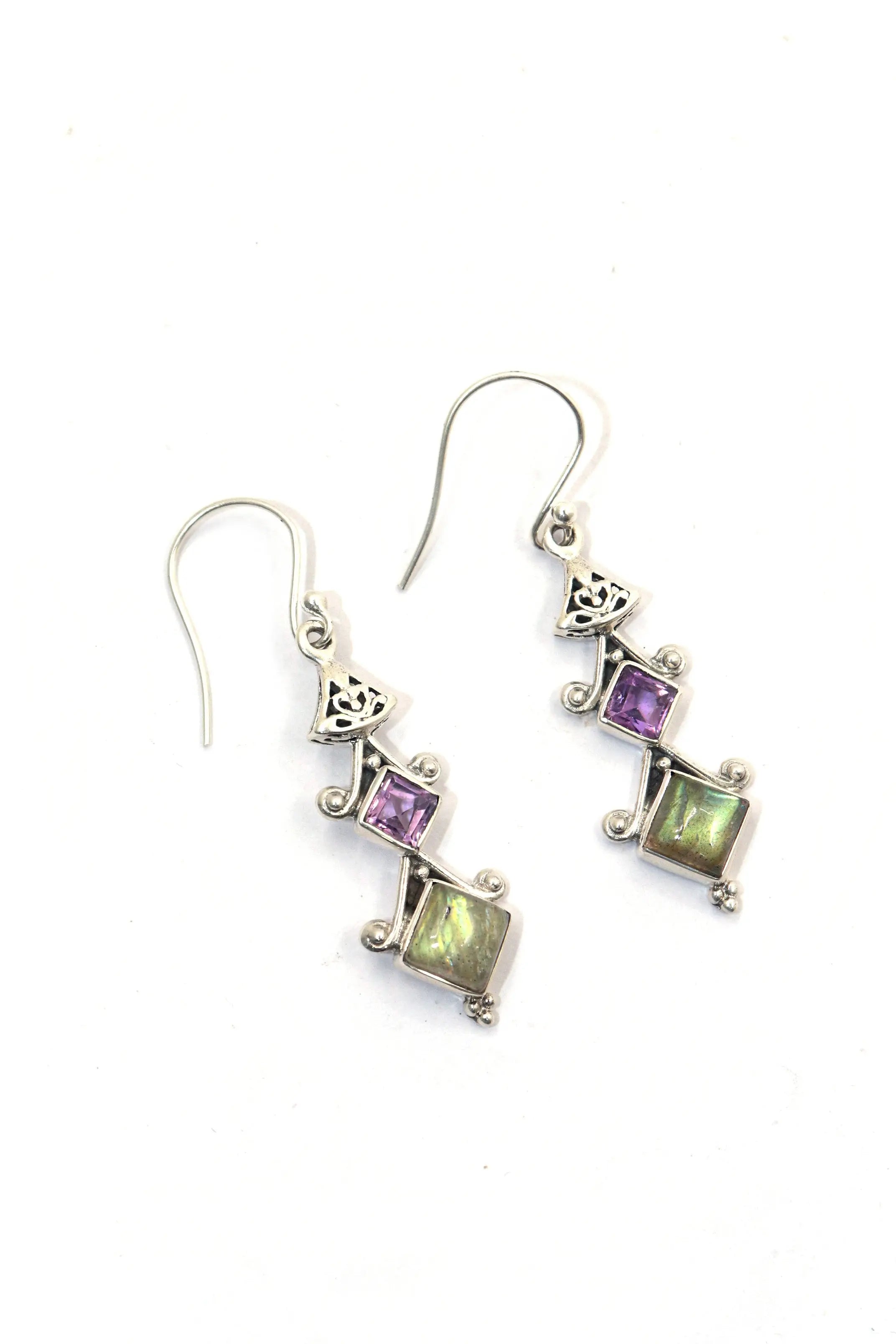 Eye-Catching Fashionable Labradorite and Amethyst Gemstone Earring Jewelry with Charm