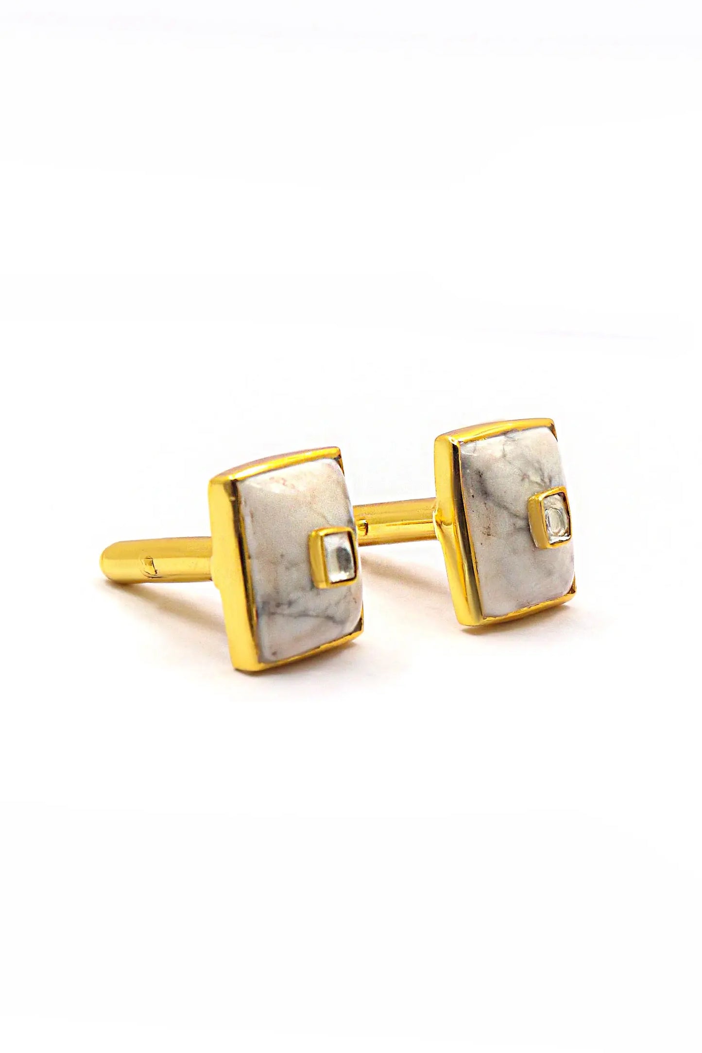 Sophisticated Men’s Fashion Cufflinks with Exquisite Gold Plating and White Agate Gemstone