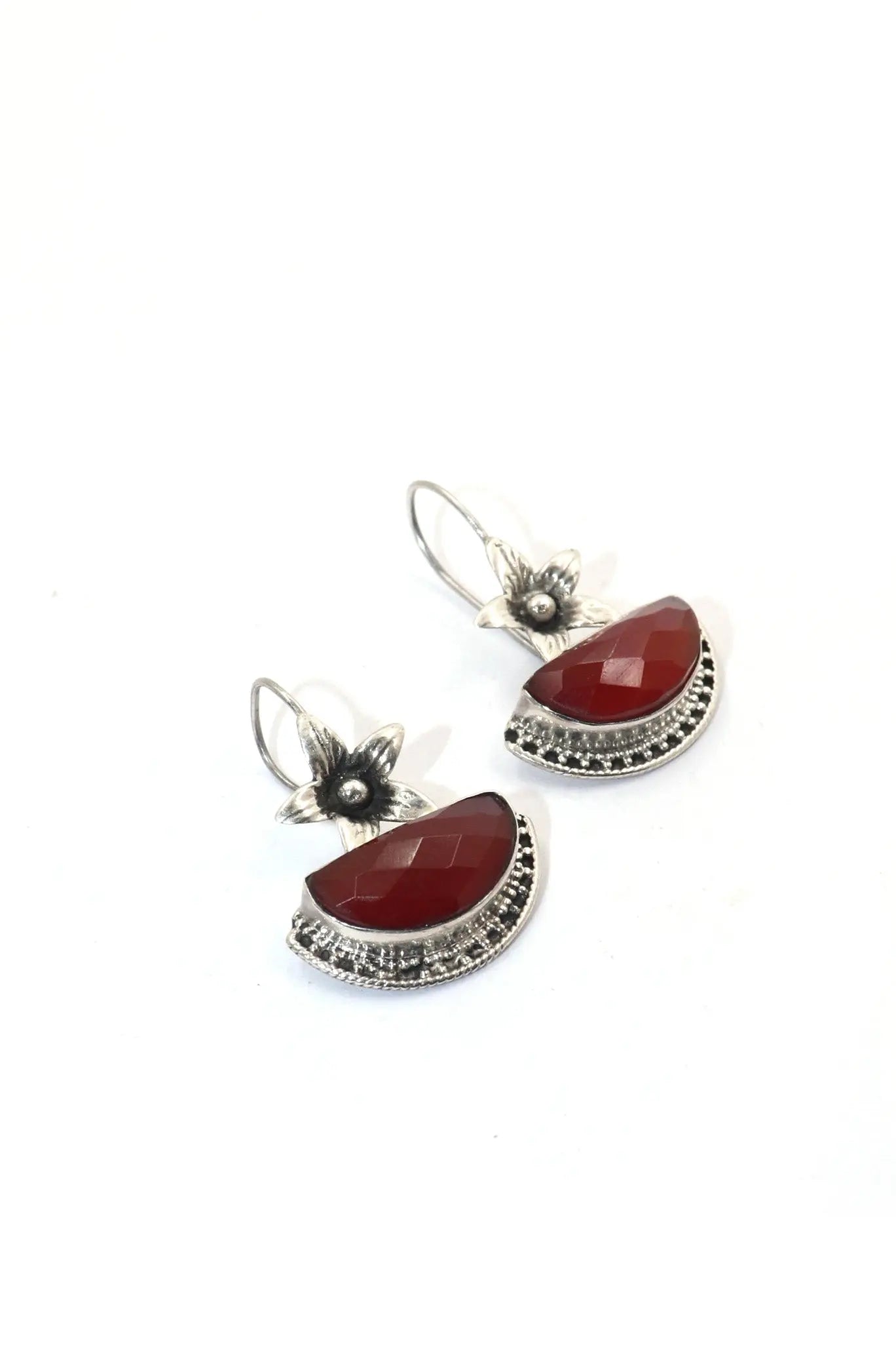 Trendsetting Red Onyx Gemstone Earrings for Modern Women