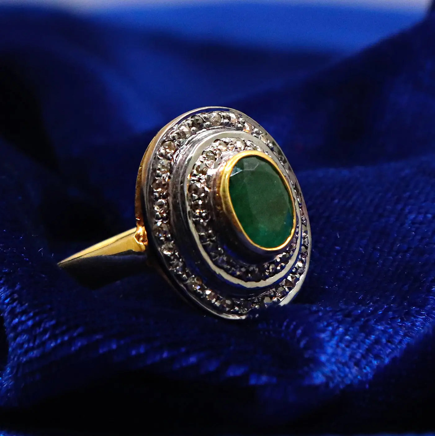 Vintage Era Emerald Gemstone With Diamond Two Tone Ring Jewelry